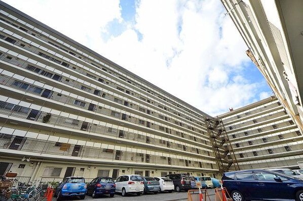 マンション国領の物件外観写真